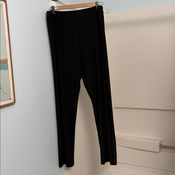 Sun Kim Black Pants with Button Detail 2X - Picture 5 of 7